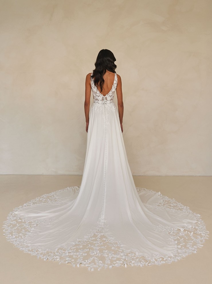 Jeune Bridal Wayman Image