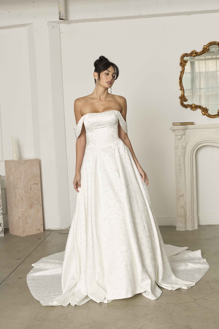 Mia Solano Axel Image