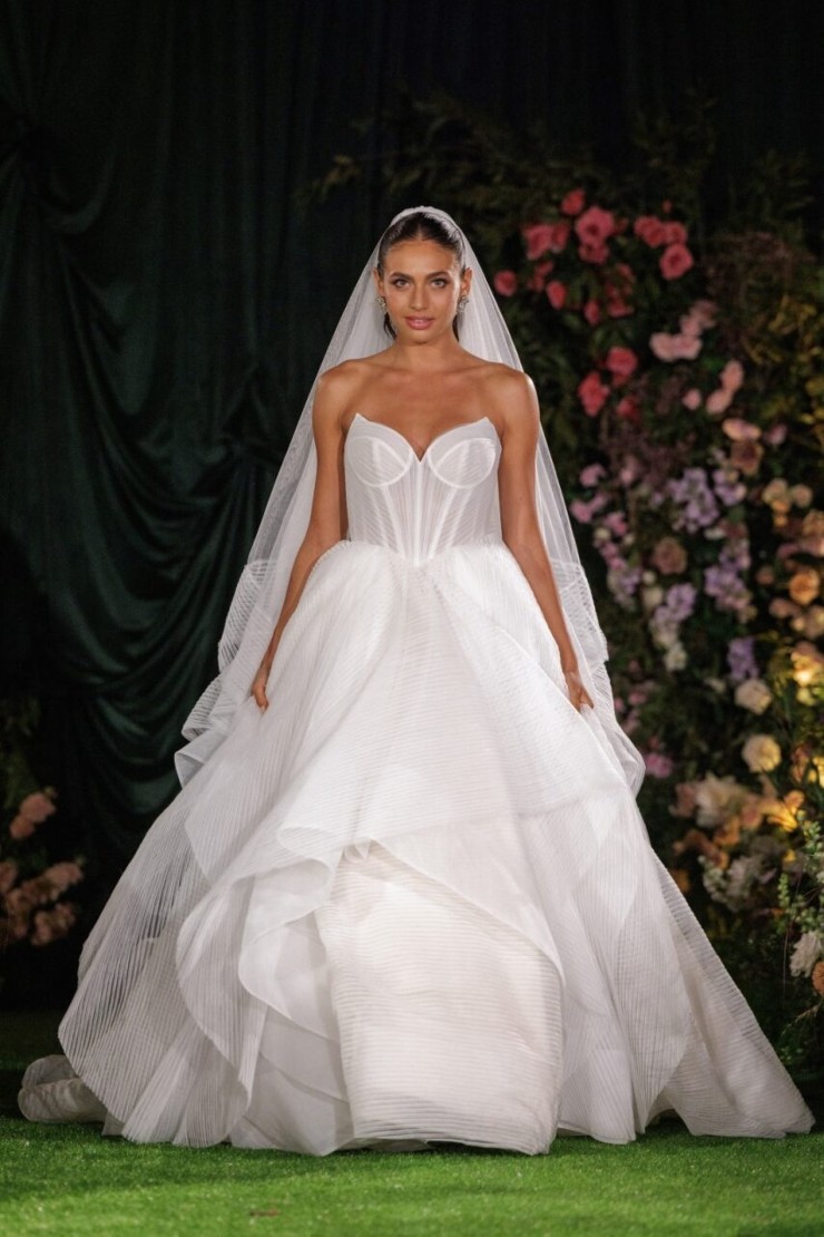 Jeune Bridal Once I Was a Swan Image
